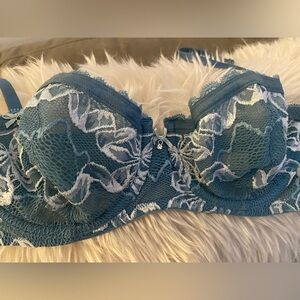 Victoria’s Secret 🪽 36B Balconette Bra | Demi Underwire Floral Blue Lace